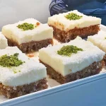 Baklava Yufkasından Kremalı Çilekli Tatlı
