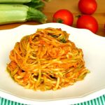 Fırında Domatesli Vegan Patlıcan Dolması