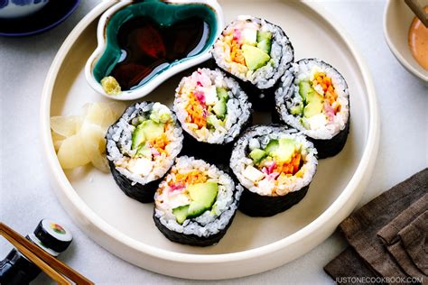 Avokadolu Vegan Sushi Roll