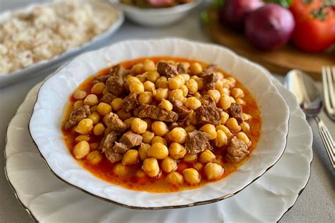 Chickpea Sundal (Hindistancevizi ve baharatlı nohut yemeği)