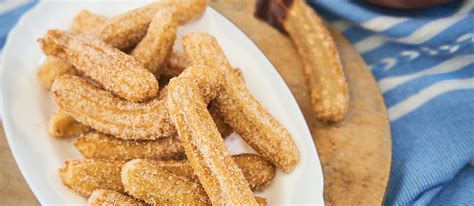 Churros con Chocolate (Çikolata soslu churros)