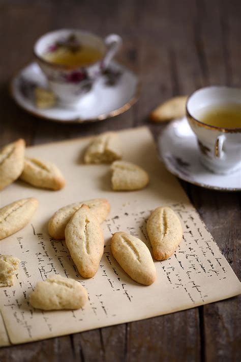 Navettes Provençales (Provence usulü vanilyalı bisküvi)