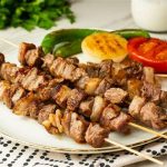 Kokkinisto (Domates sosunda pişmiş et yemeği)