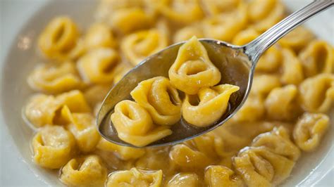 Tortellini in Brodo