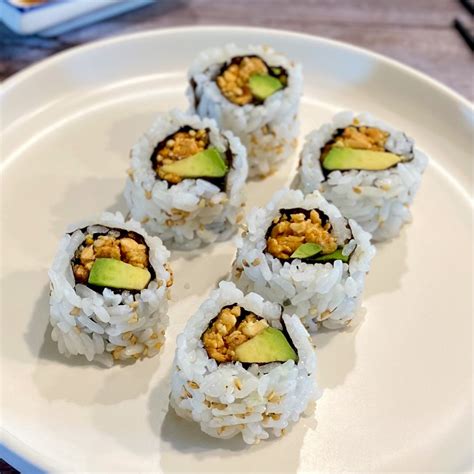 Vegan Avokadolu Sushi Roll