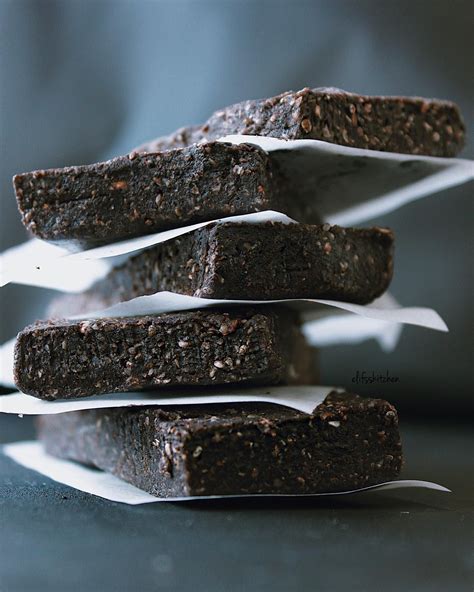 Vegan Çikolatalı Enerji Barı