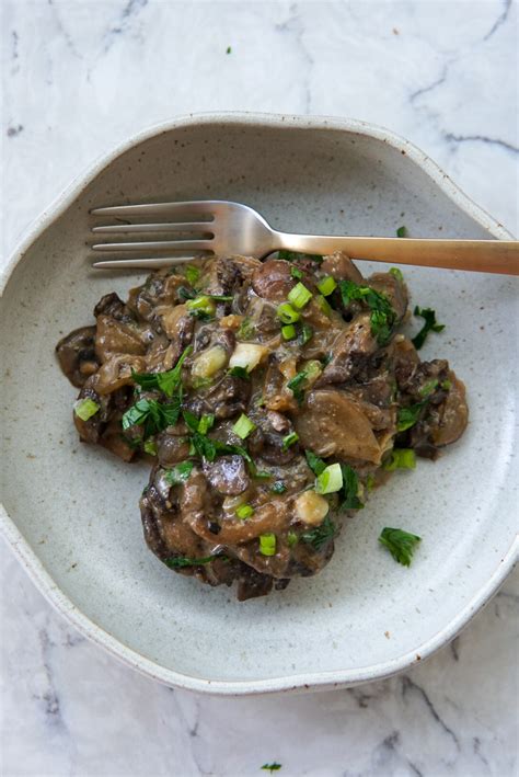 Vegan Mantar Stroganoff