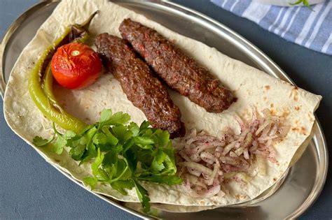 Adana Kebap Dürüm Tarifi