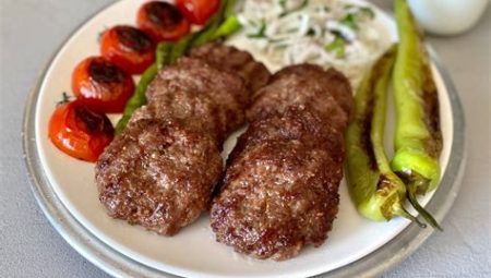 Akçaabat Köfte Ekmek Tarifi
