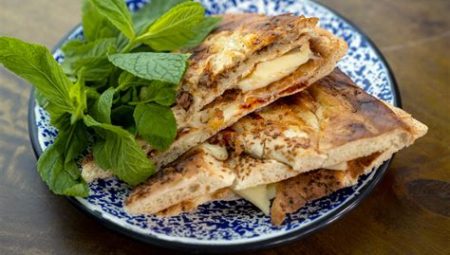 Kavurmalı Kaşarlı Tost Tarifi